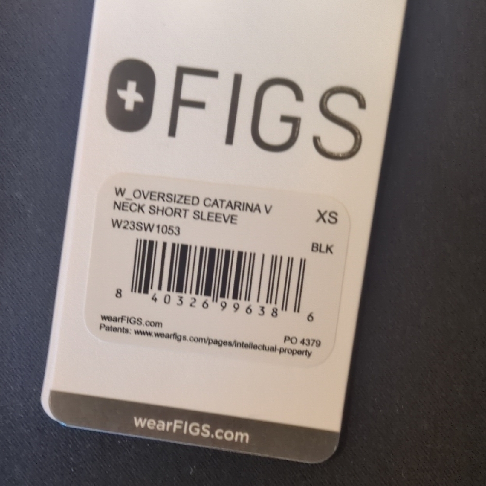 FIGS Catarina Oversized One Pocket Scrub Top - Picture 3 of 5